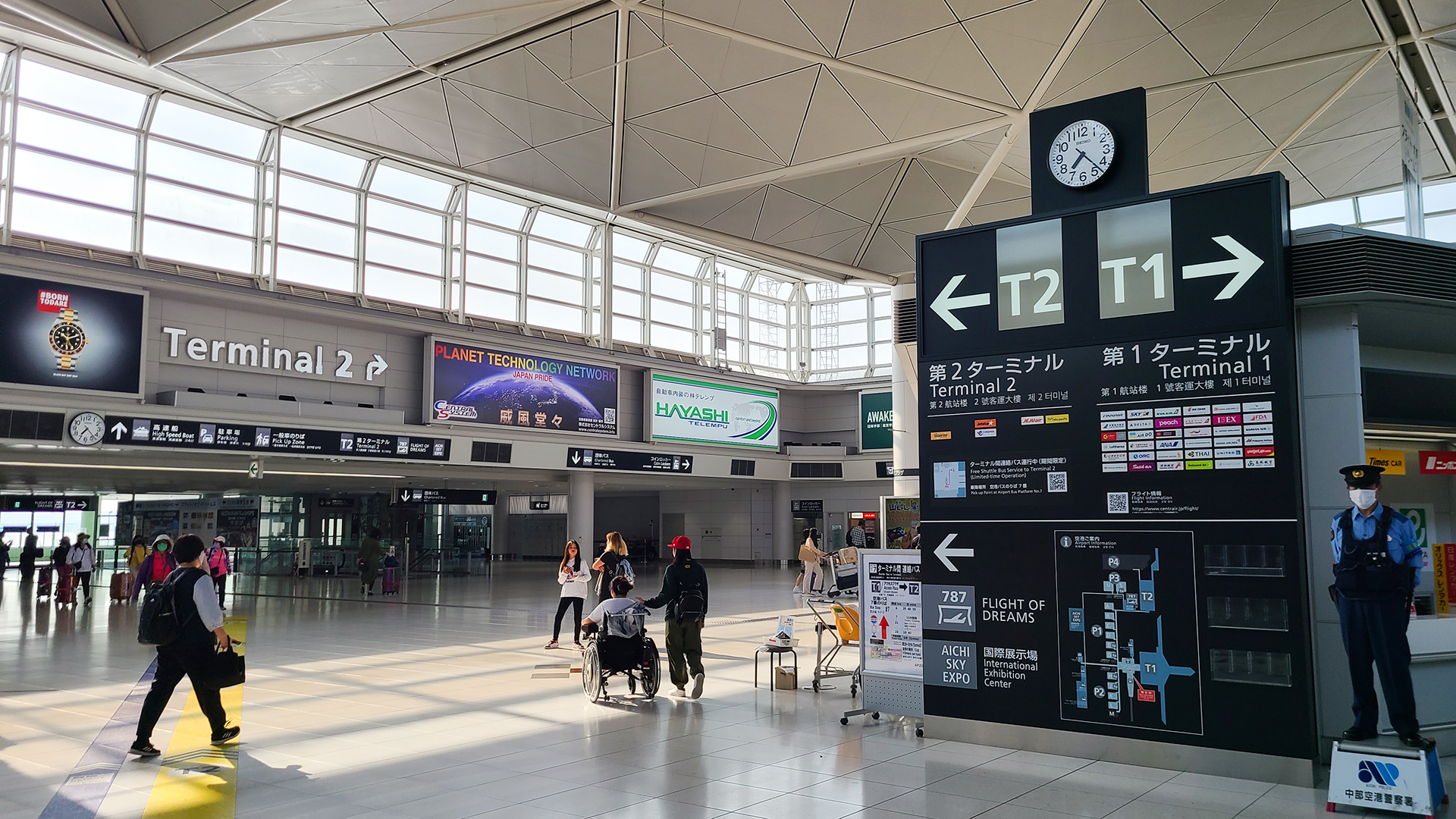 中部国際空港 名鉄線のりば正面の案内サイン